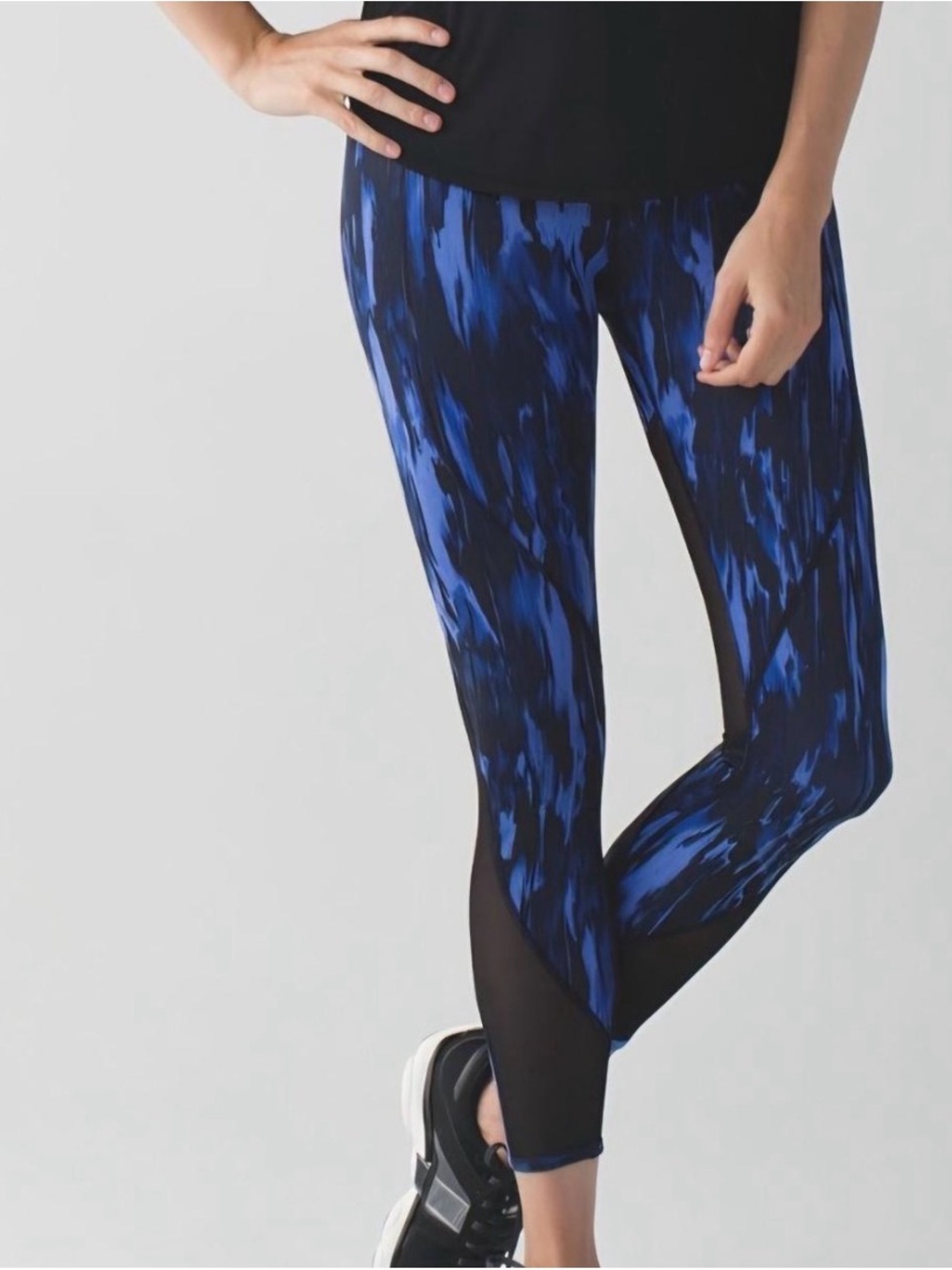 lululemon  Black and Blue Abstract Print Leggings